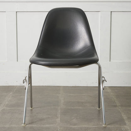 サイドシェルチェア スタッキングベース