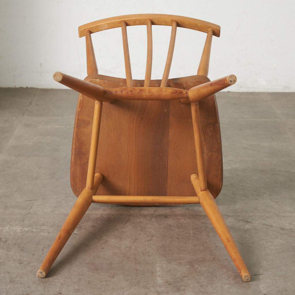 スティックバックチェア