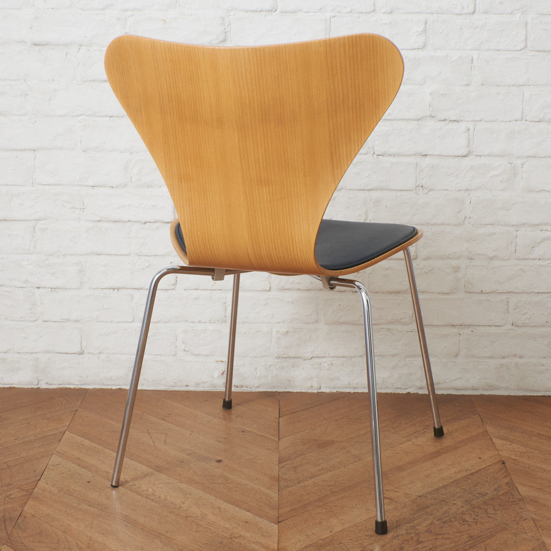 セブンチェア / フロントパディング