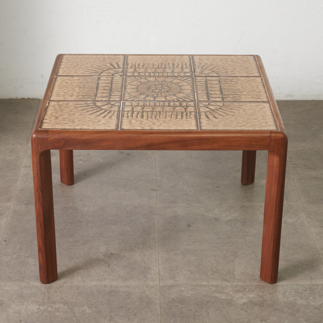 タイルトップ コーヒーテーブル