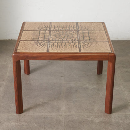 タイルトップ コーヒーテーブル