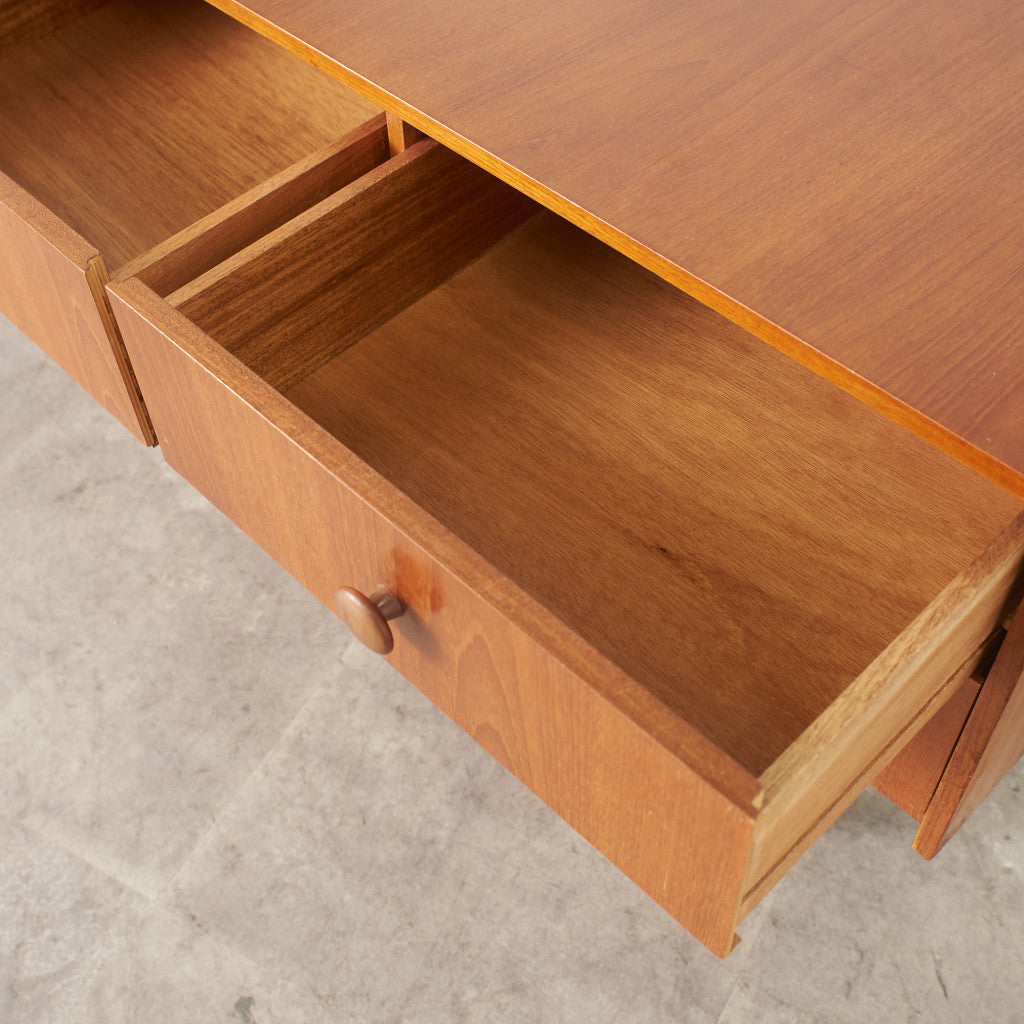 イギリスヴィンテージ サイドボード