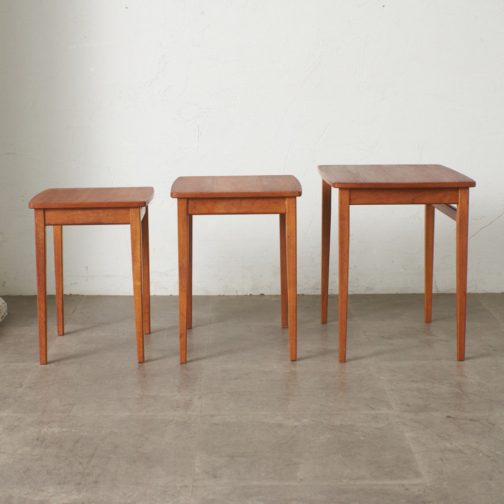 英国ヴィンテージ ネストテーブル