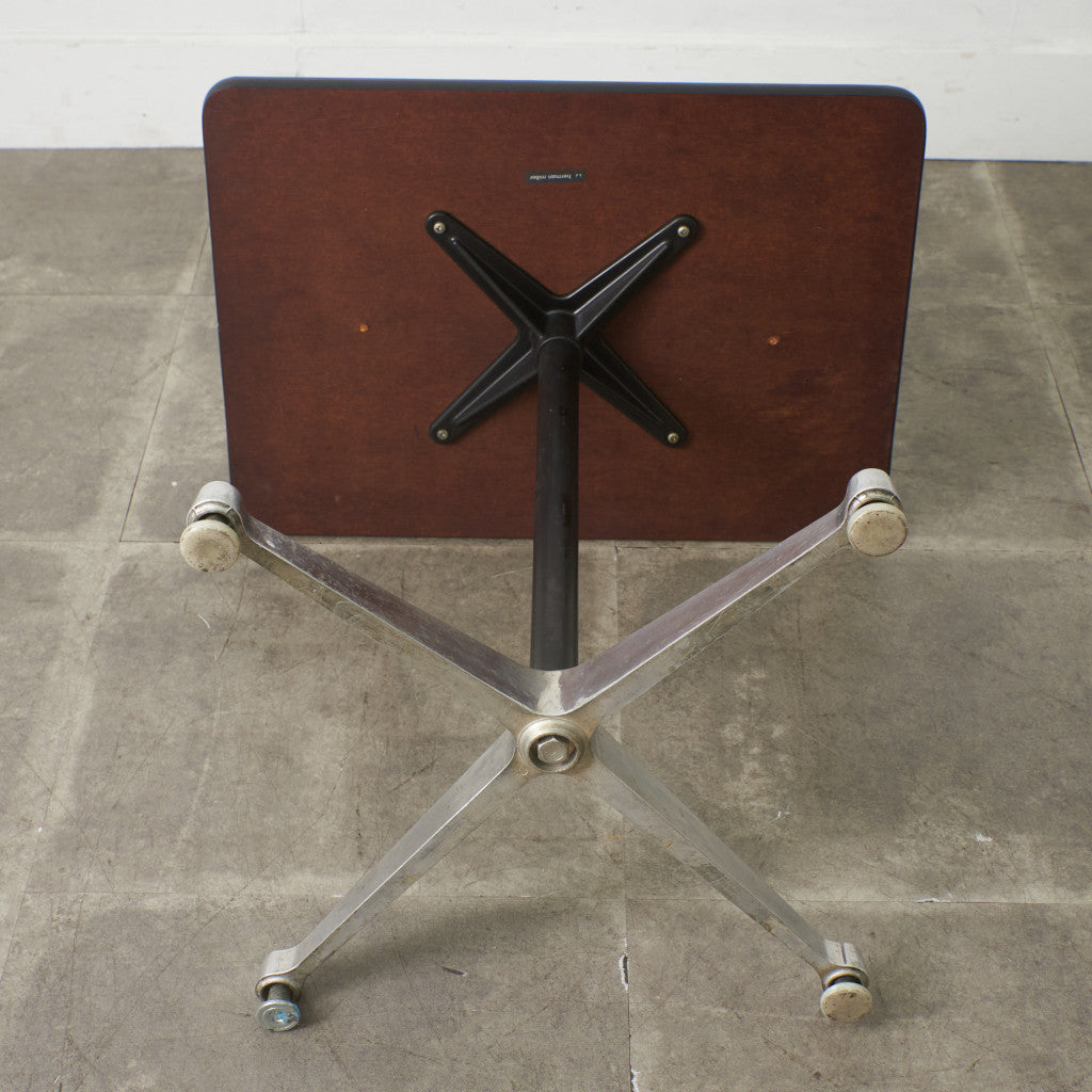 イームズ コントラクトベース テーブル