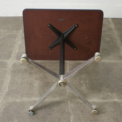 イームズ コントラクトベース テーブル