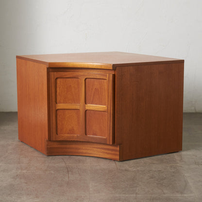 ヴィンテージ 凹型コーナーキャビネット