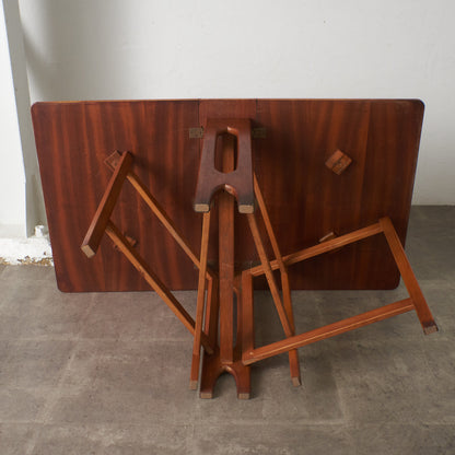 ドロップリーフゲートレッグテーブル