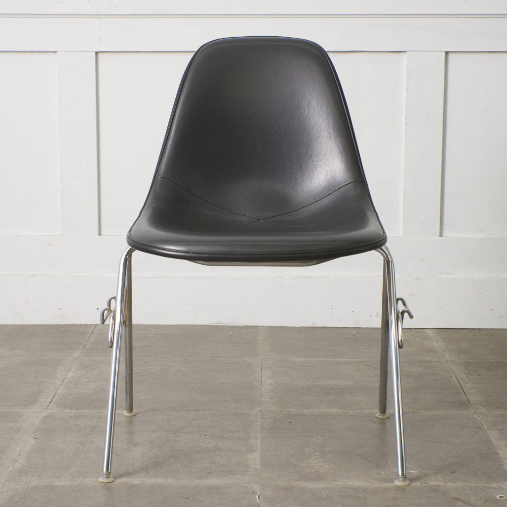 サイドシェルチェア スタッキングベース