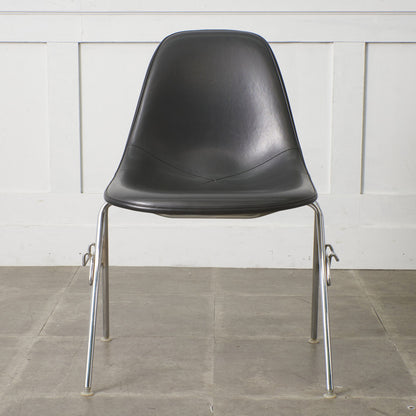 サイドシェルチェア スタッキングベース