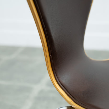 セブンチェア / フロントパディング