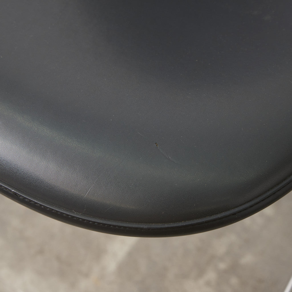 サイドシェルチェア スタッキングベース