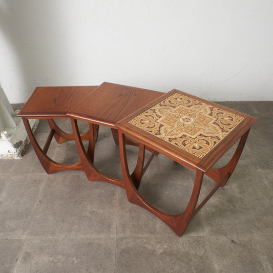 Astro セラミックタイルトップ ネストテーブル (3552D)