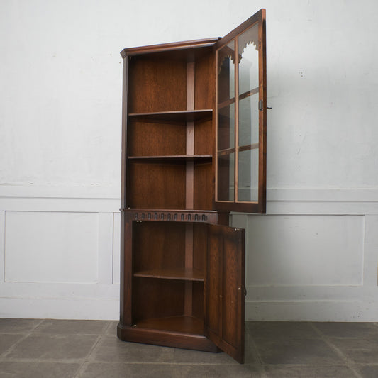 英国クラシック オーク材 コーナーキャビネット