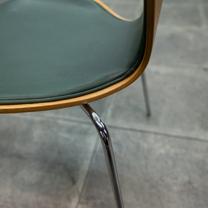 セブンチェア / フロントパディング