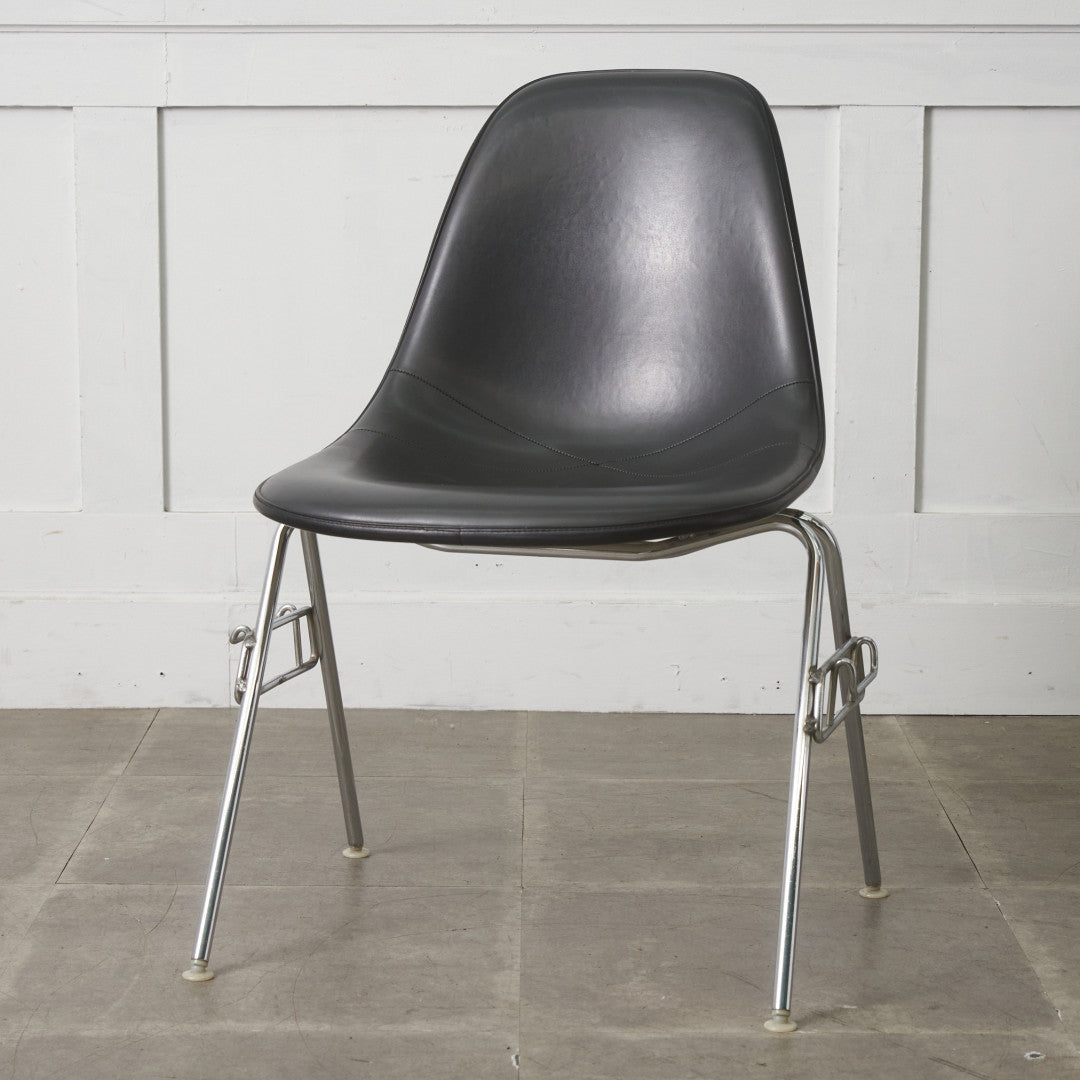 サイドシェルチェア スタッキングベース