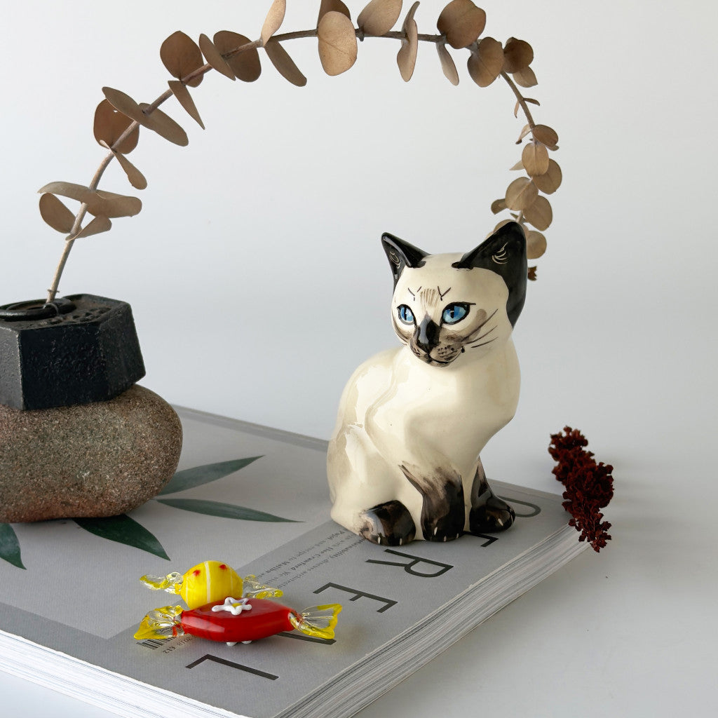 英国ヴィンテージ 猫のフィギュリン