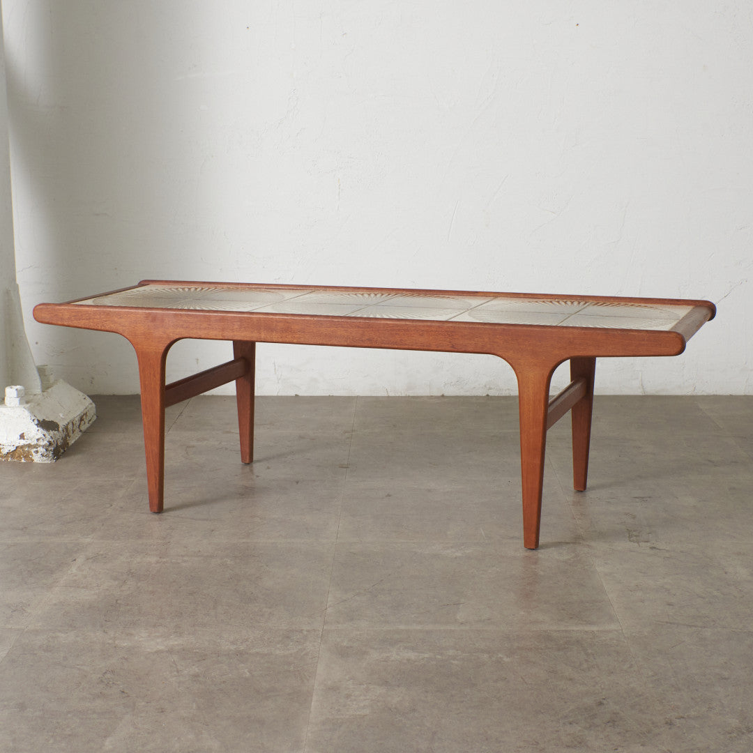 タイルトップ コーヒーテーブル