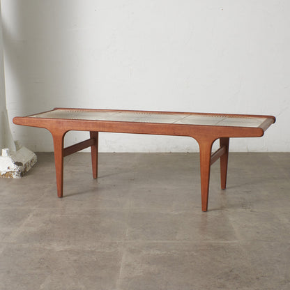 タイルトップ コーヒーテーブル