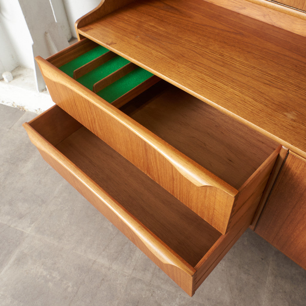 S-Form ヴィンテージ ハイサイドボード