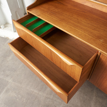 S-Form ヴィンテージ ハイサイドボード