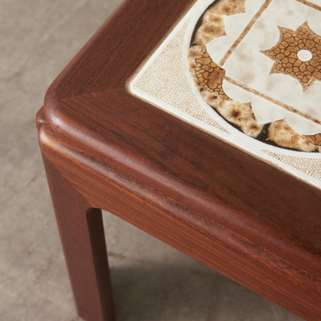 タイルトップ コーヒーテーブル