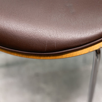 セブンチェア / フロントパディング