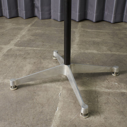 イームズ コントラクトベース テーブル