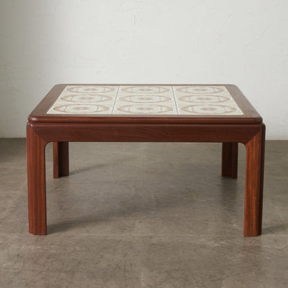 タイルトップ コーヒーテーブル