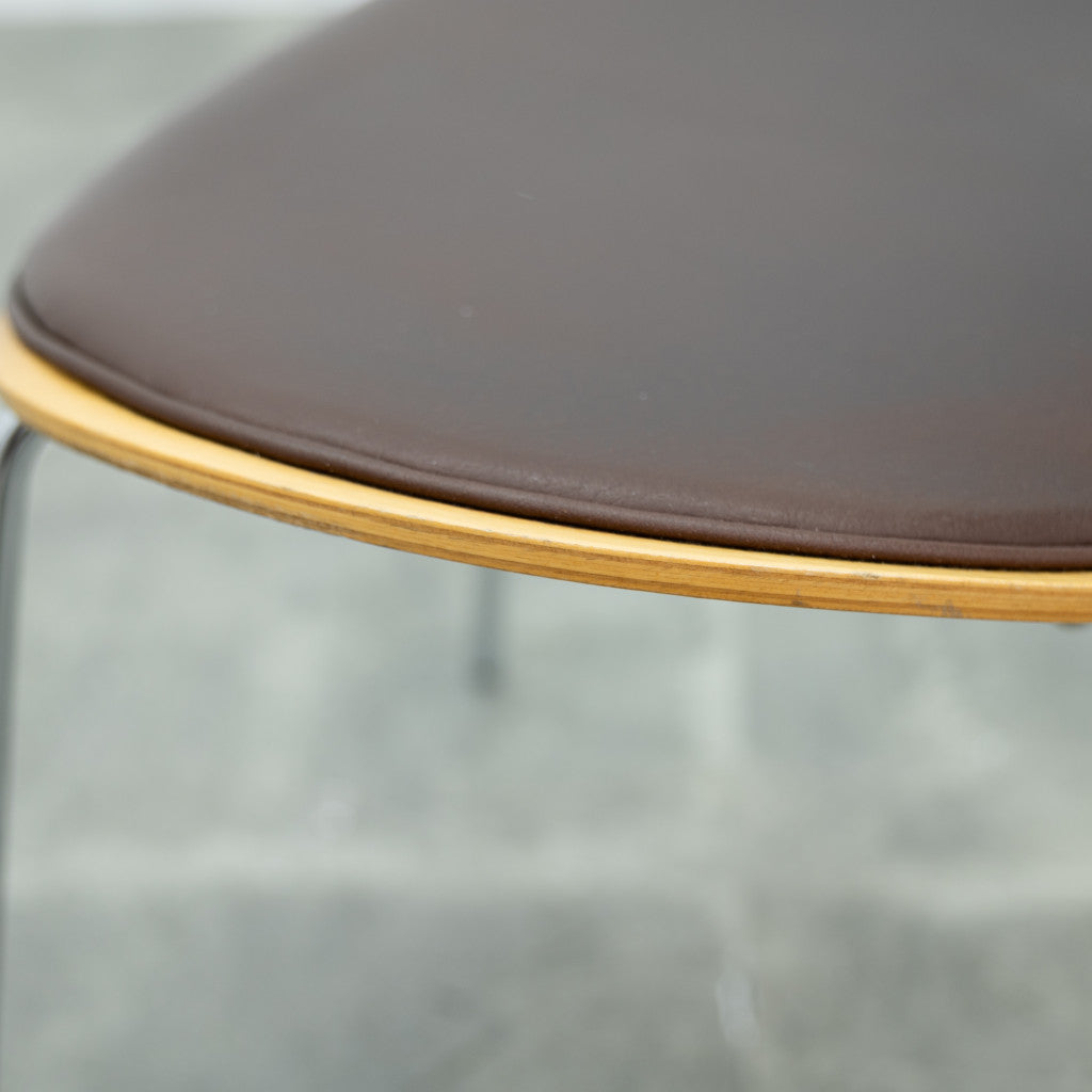 セブンチェア / フロントパディング