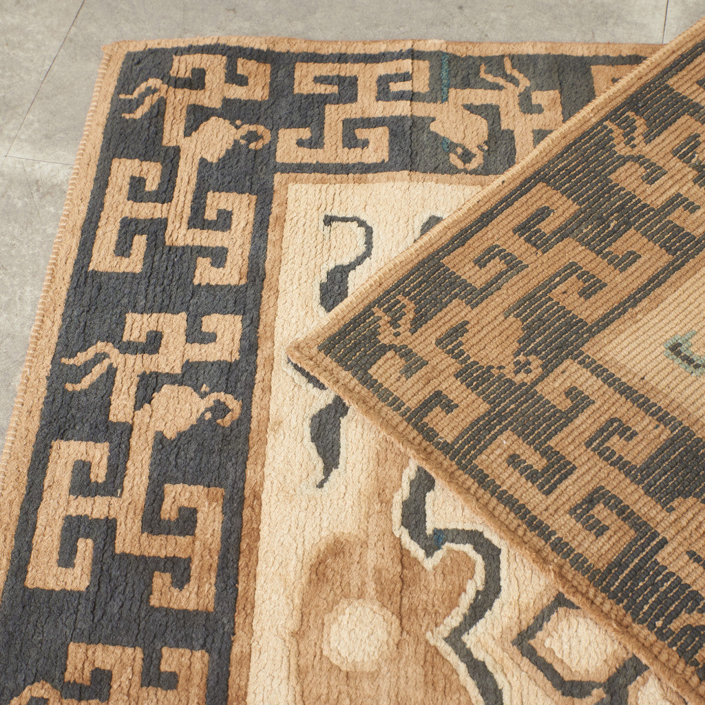 十字唐草 手織り 絨毯