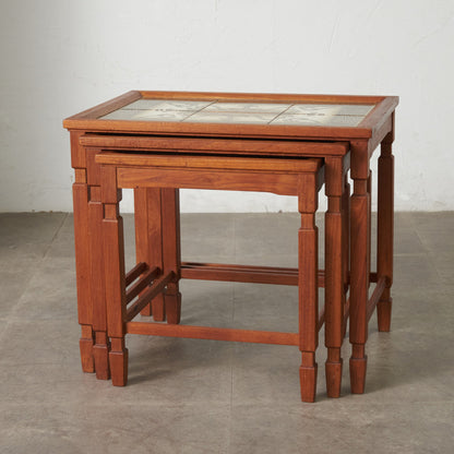 英国ヴィンテージ タイルトップ ネストコーヒーテーブル