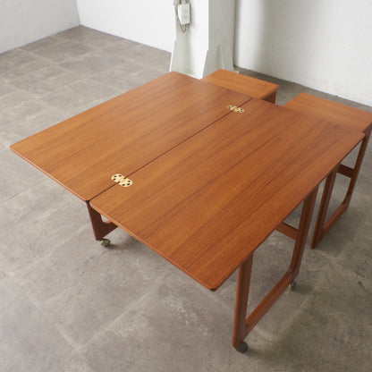 ヴィンテージ 拡張式天板付き ネストテーブル