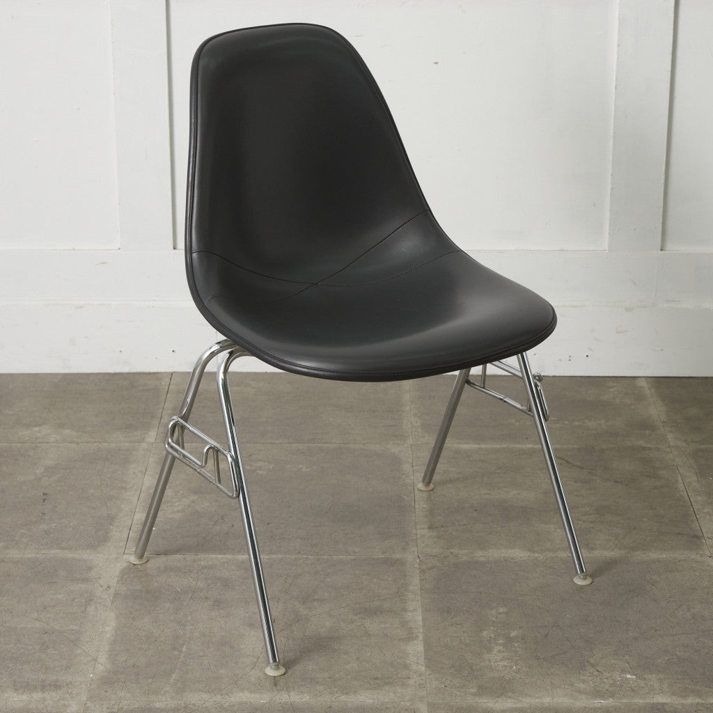 サイドシェルチェア スタッキングベース