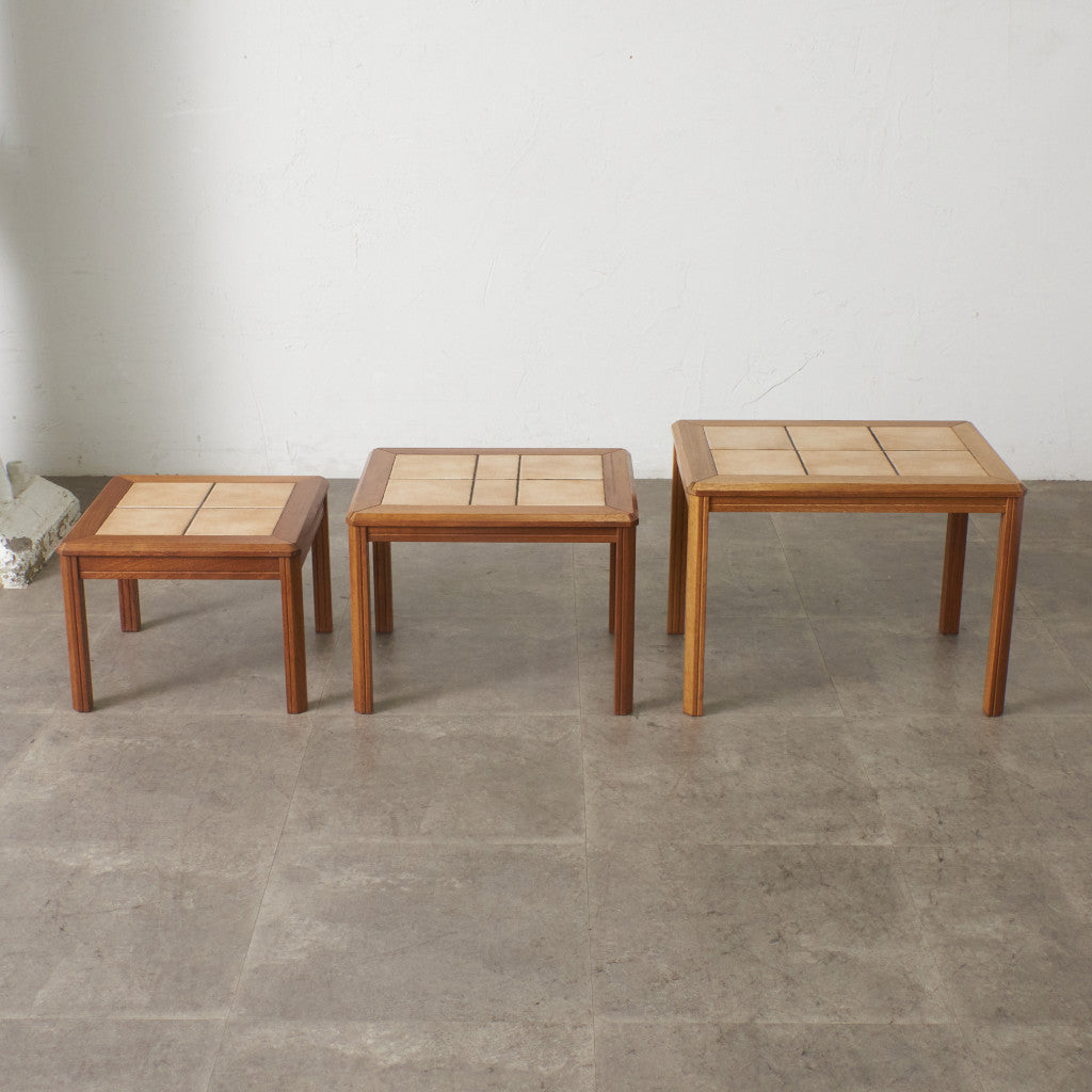 デンマーク製 タイルトップ ネストテーブル