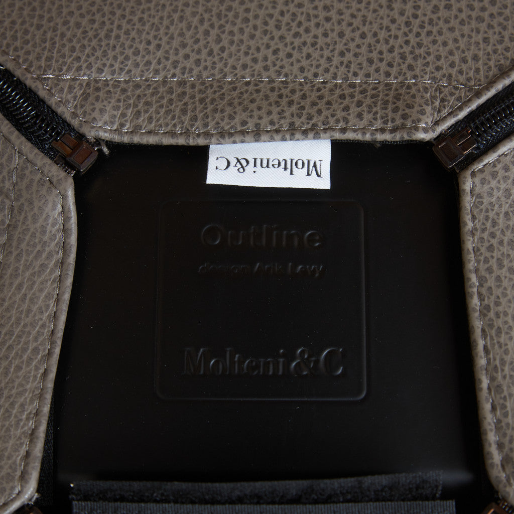 OUTLINE アームレスチェア