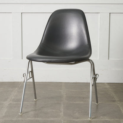 サイドシェルチェア スタッキングベース