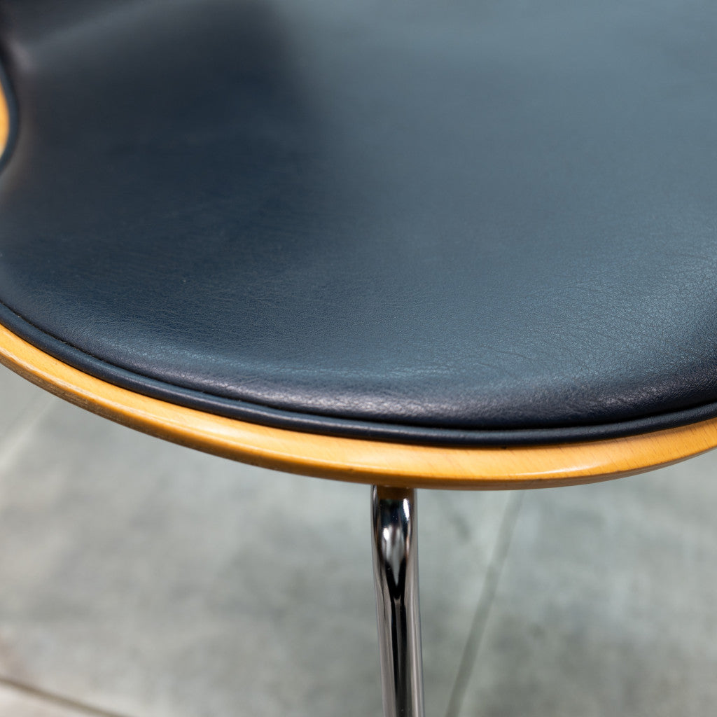 セブンチェア / フロントパディング