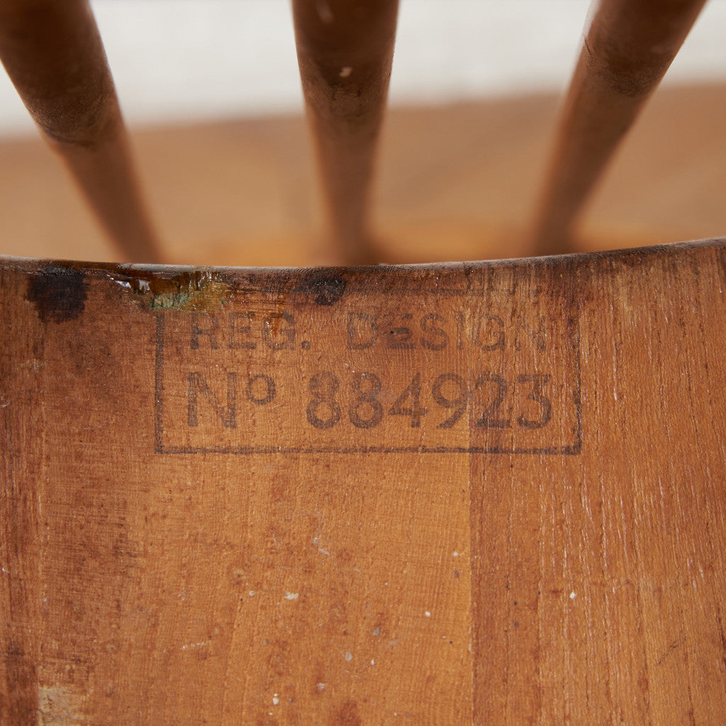 スティックバックチェア