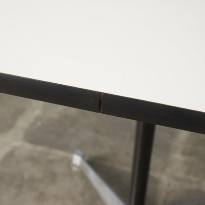 イームズ コントラクトベース テーブル