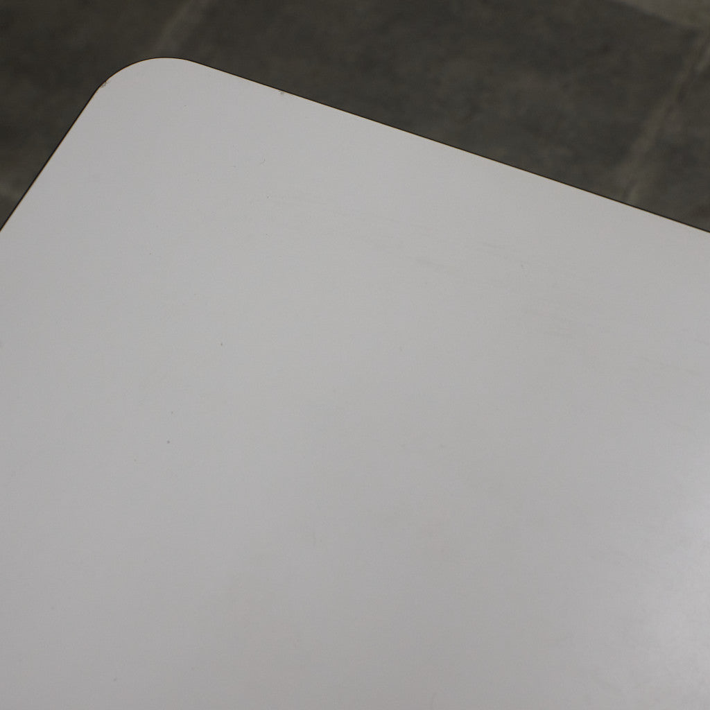 イームズ コントラクトベース テーブル