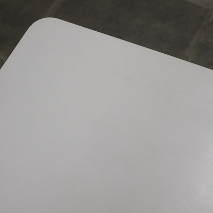 イームズ コントラクトベース テーブル