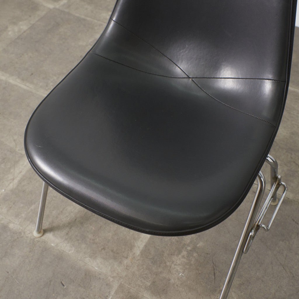 サイドシェルチェア スタッキングベース