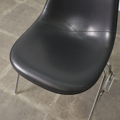 サイドシェルチェア スタッキングベース