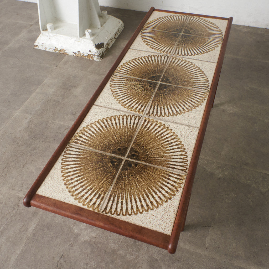 タイルトップ コーヒーテーブル