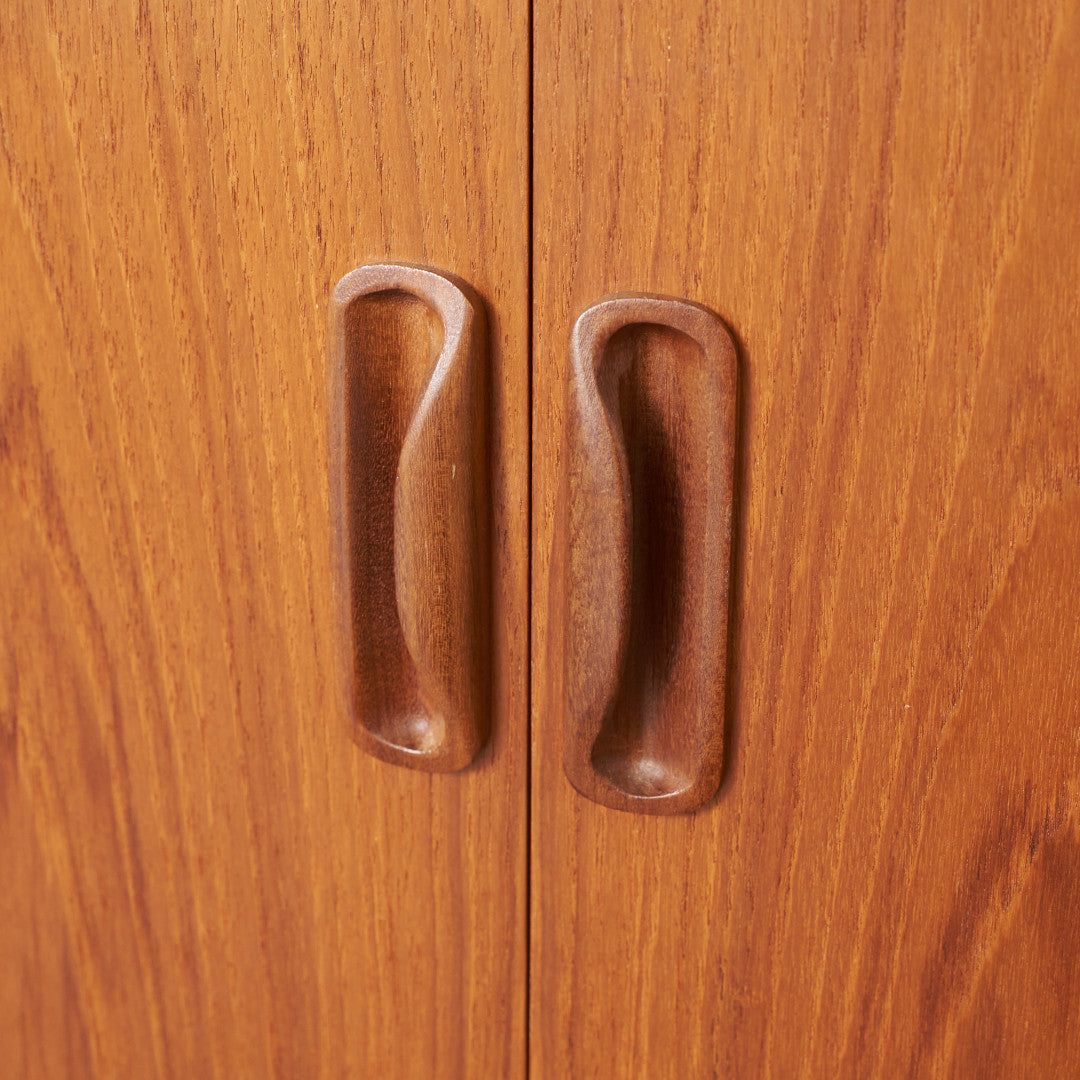 Fresco 脚付きサイドボード (4072)