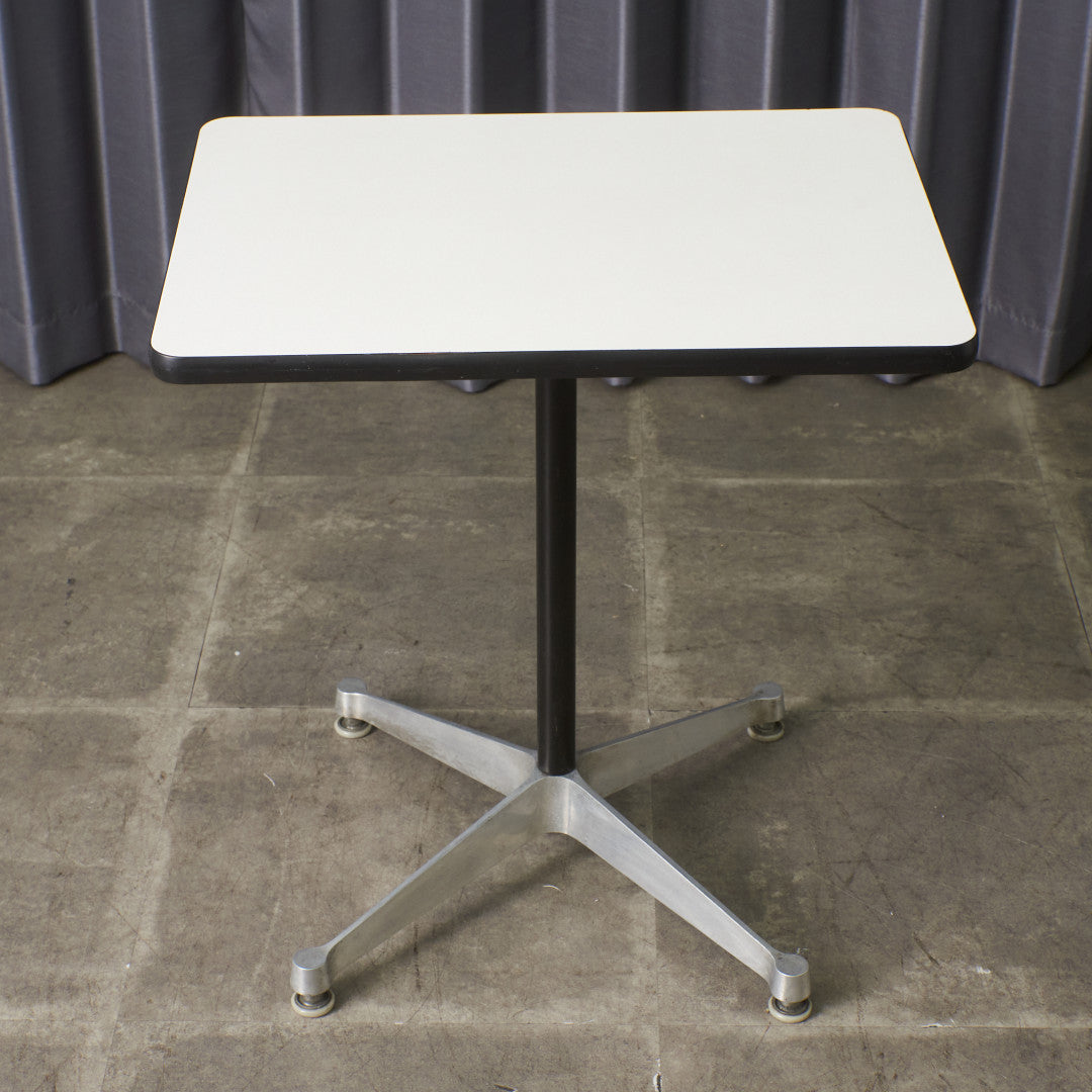 イームズ コントラクトベース テーブル