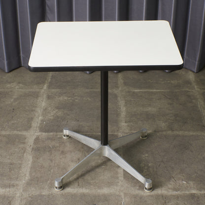 イームズ コントラクトベース テーブル