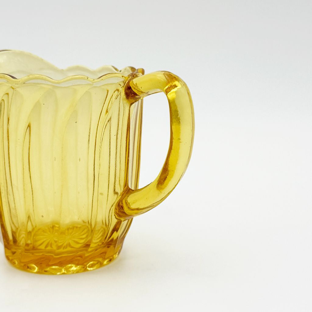 ガラス ミルクピッチャー