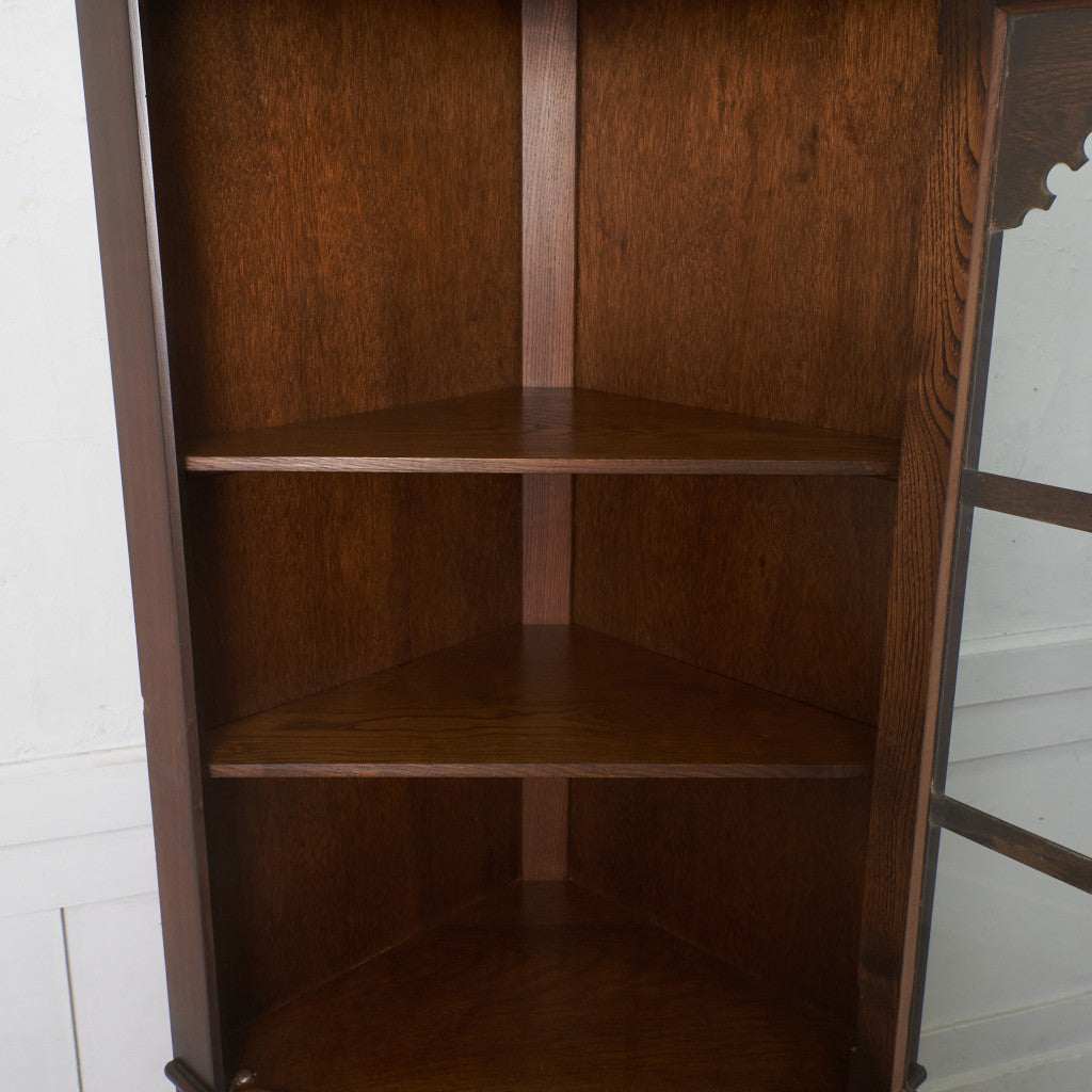 英国クラシック オーク材 コーナーキャビネット