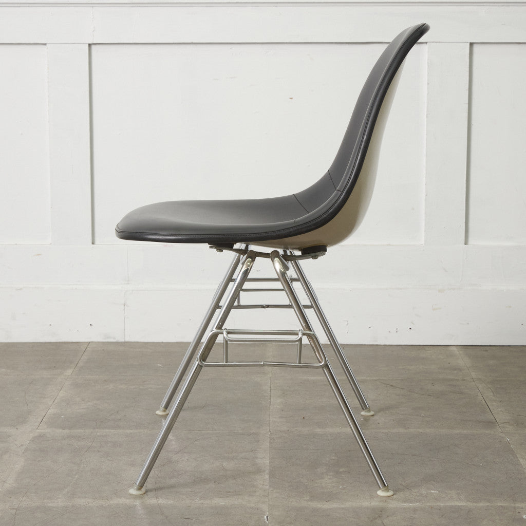 サイドシェルチェア スタッキングベース